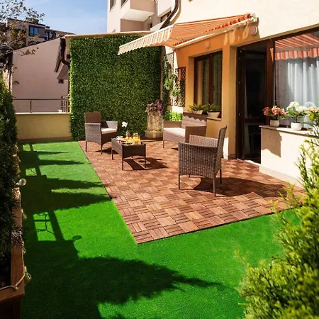 Hébergement de vacances Free Parking On Premises Huge Terrace